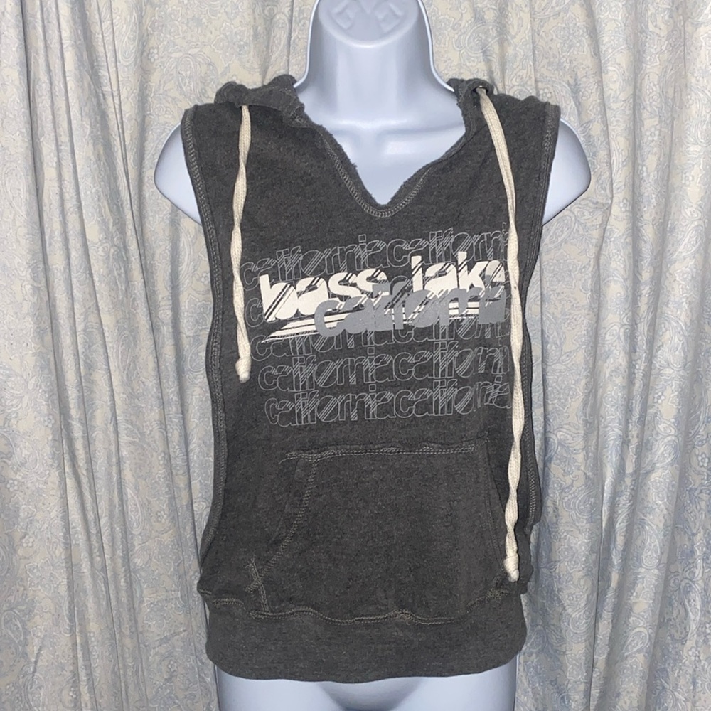 Bass Lake Size Small Sleeveless Sweater With Hood Charcoal Gray. New